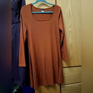 Round-neck burnt orange 3/4 sleeve dress